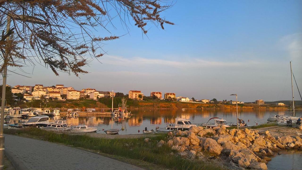 Luce Case de vacanță Povljana